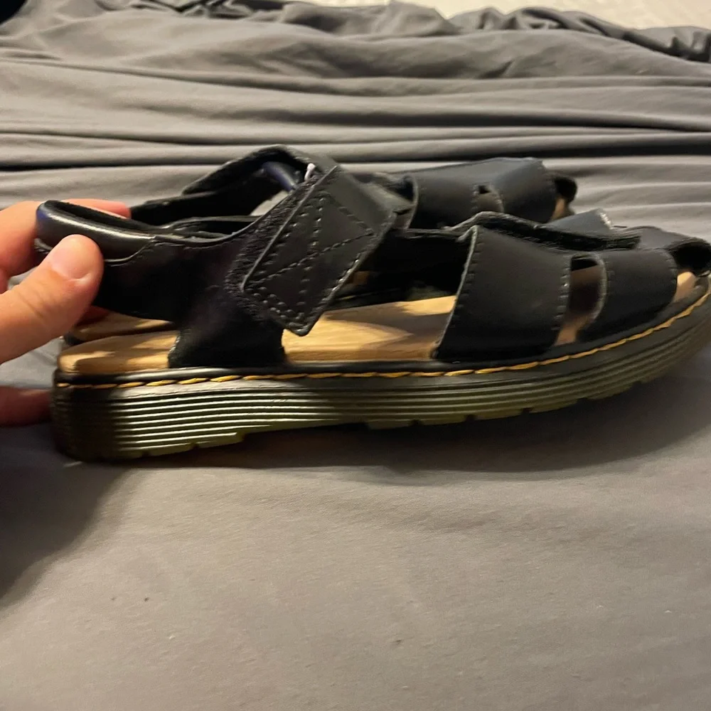 Dr. Martens Moby ll J Black Leather Sandals‎ size 3